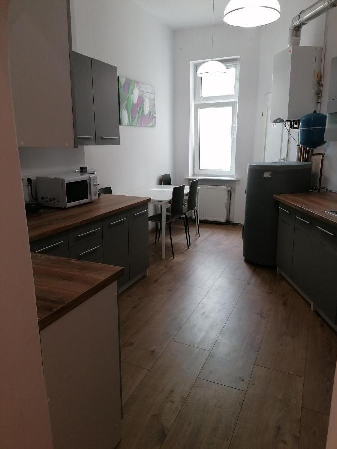 Hostel Tulip - Pokój 3 ze wspólną łazienką i kuchnią Szczecin Exterior foto