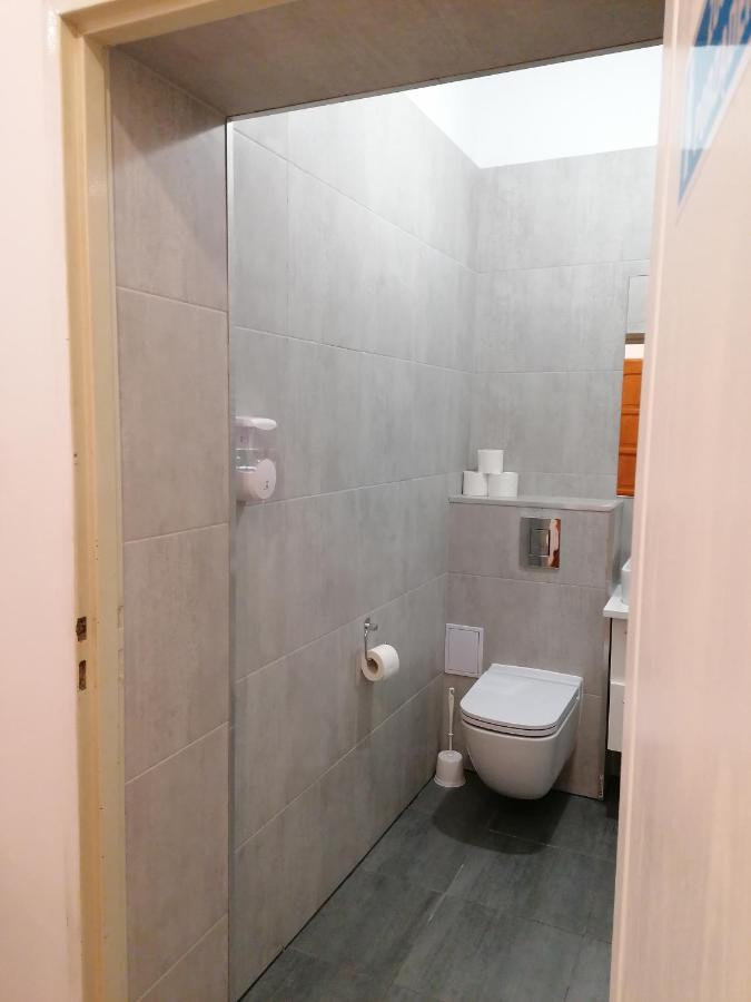 Hostel Tulip - Pokój 3 ze wspólną łazienką i kuchnią Szczecin Exterior foto